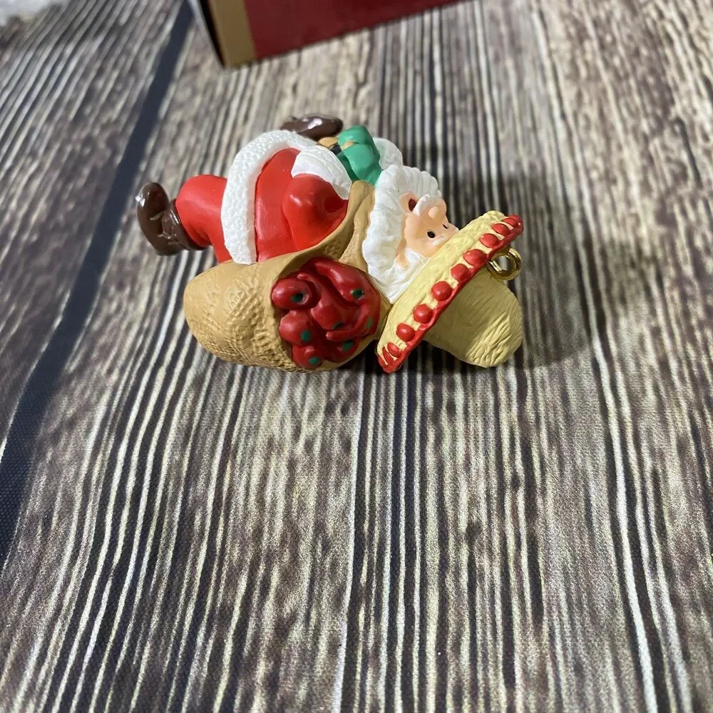 Vtg 1999 Hallmark Keepsake 'Feliz Navidad' Holiday Tree Ornament Santa New